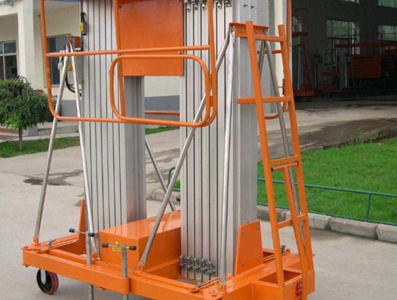 電動桅柱式升降機(jī)